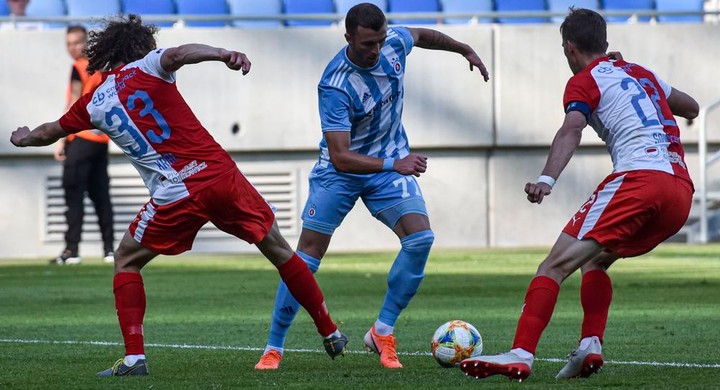 Slovan v päťgólovej prestrelke zdolal pražskú Slaviu
